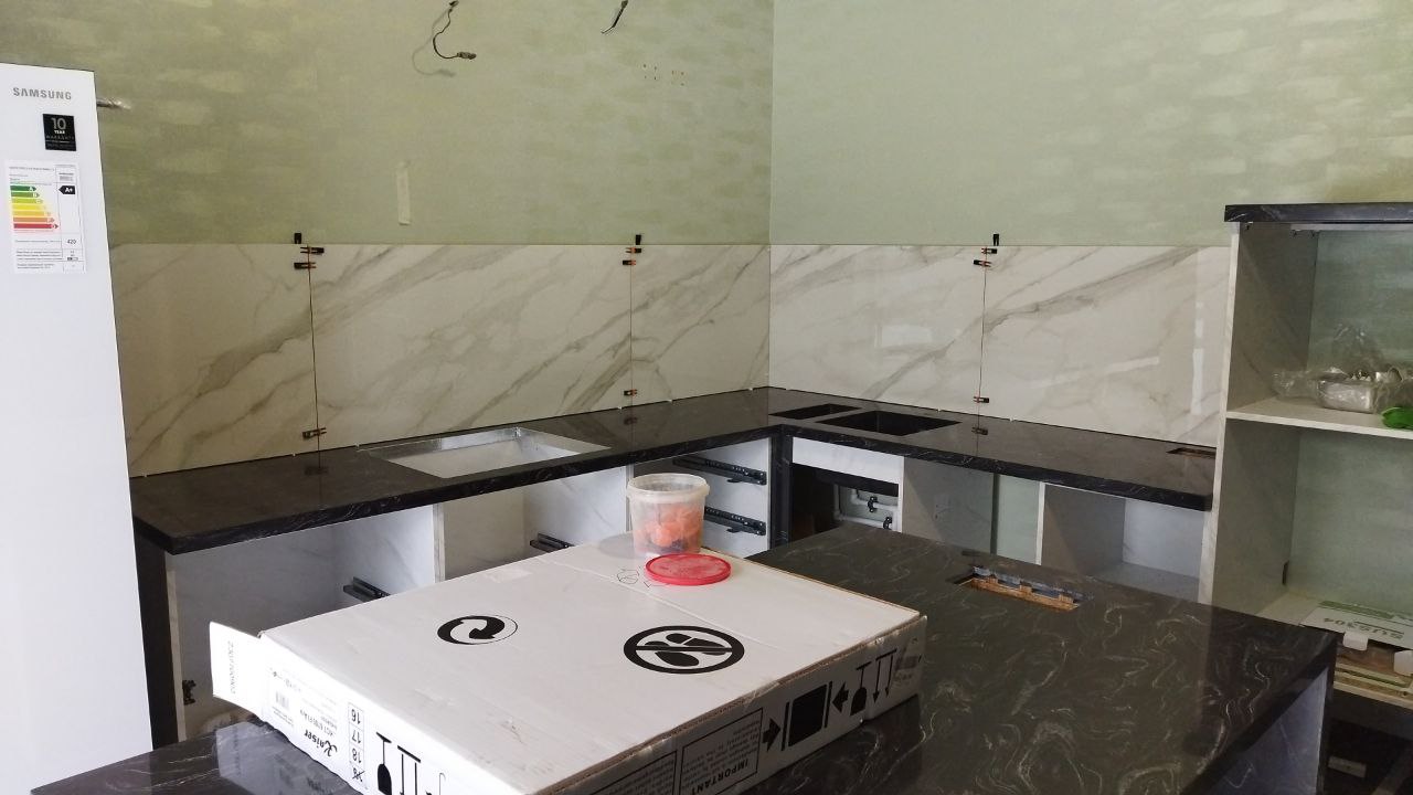 Укладка керамогранита на кухне — отделка квартир Екатеринбург